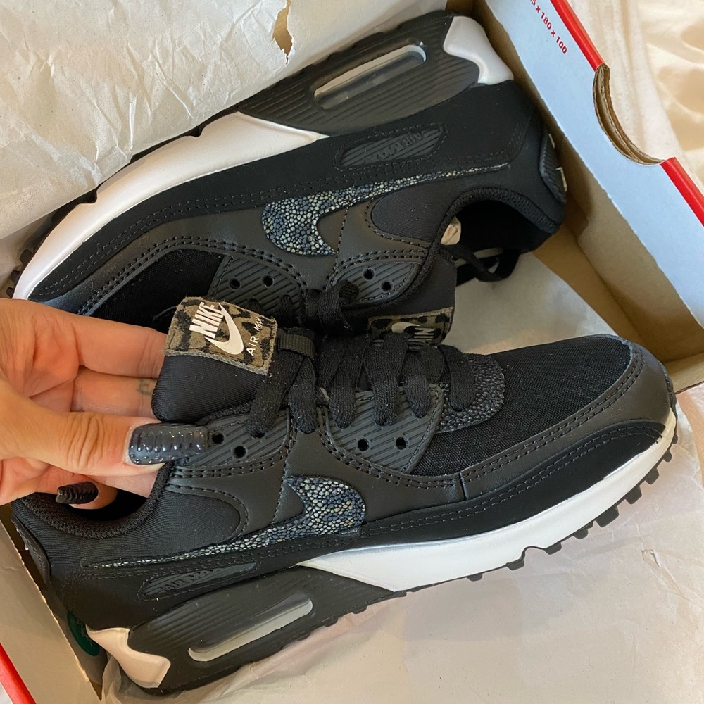 Womens BNIB 5.5 Nike AirMax 90 SE Black Safari